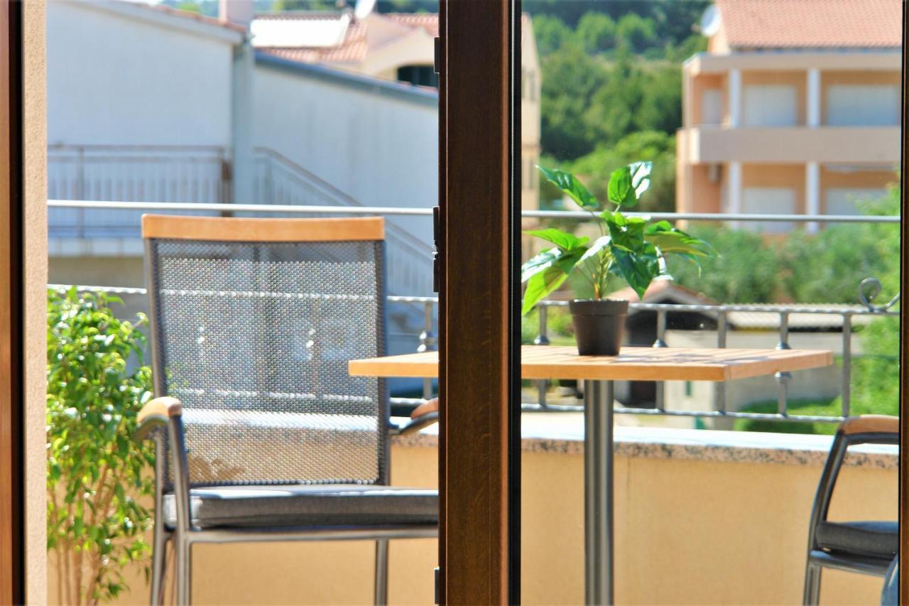 Iva Apartmani 沃迪切 外观 照片