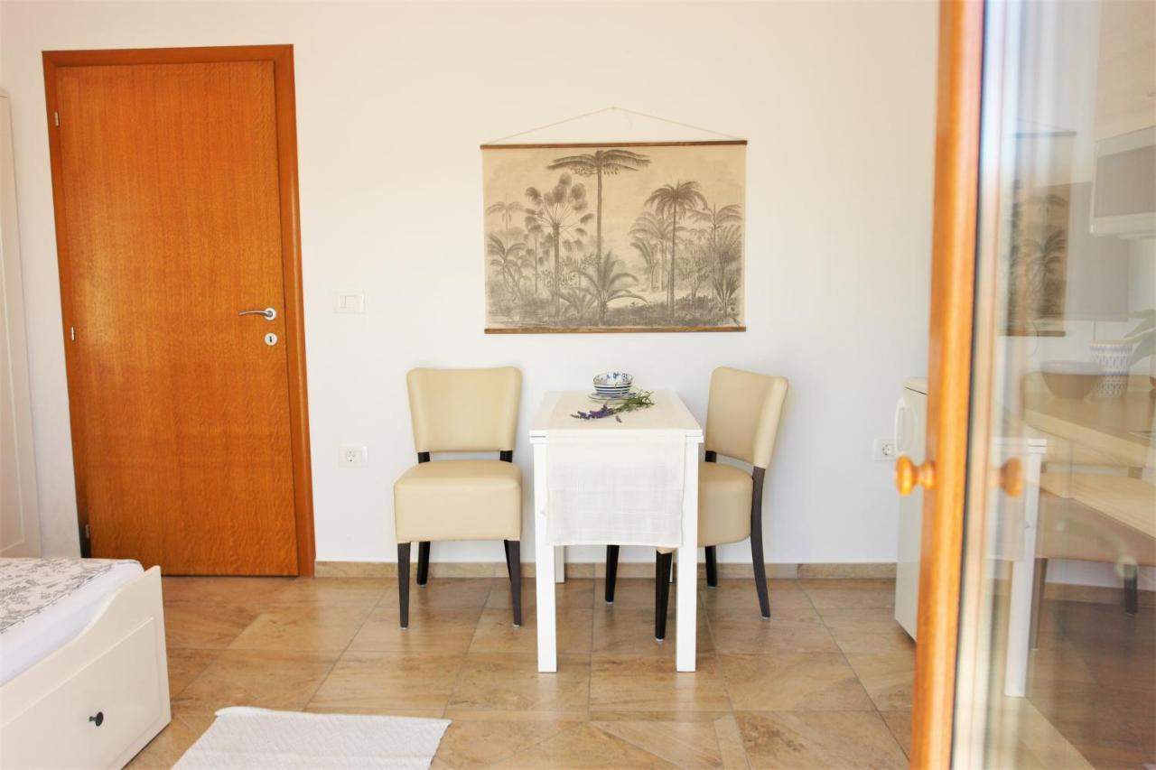 Iva Apartmani 沃迪切 外观 照片