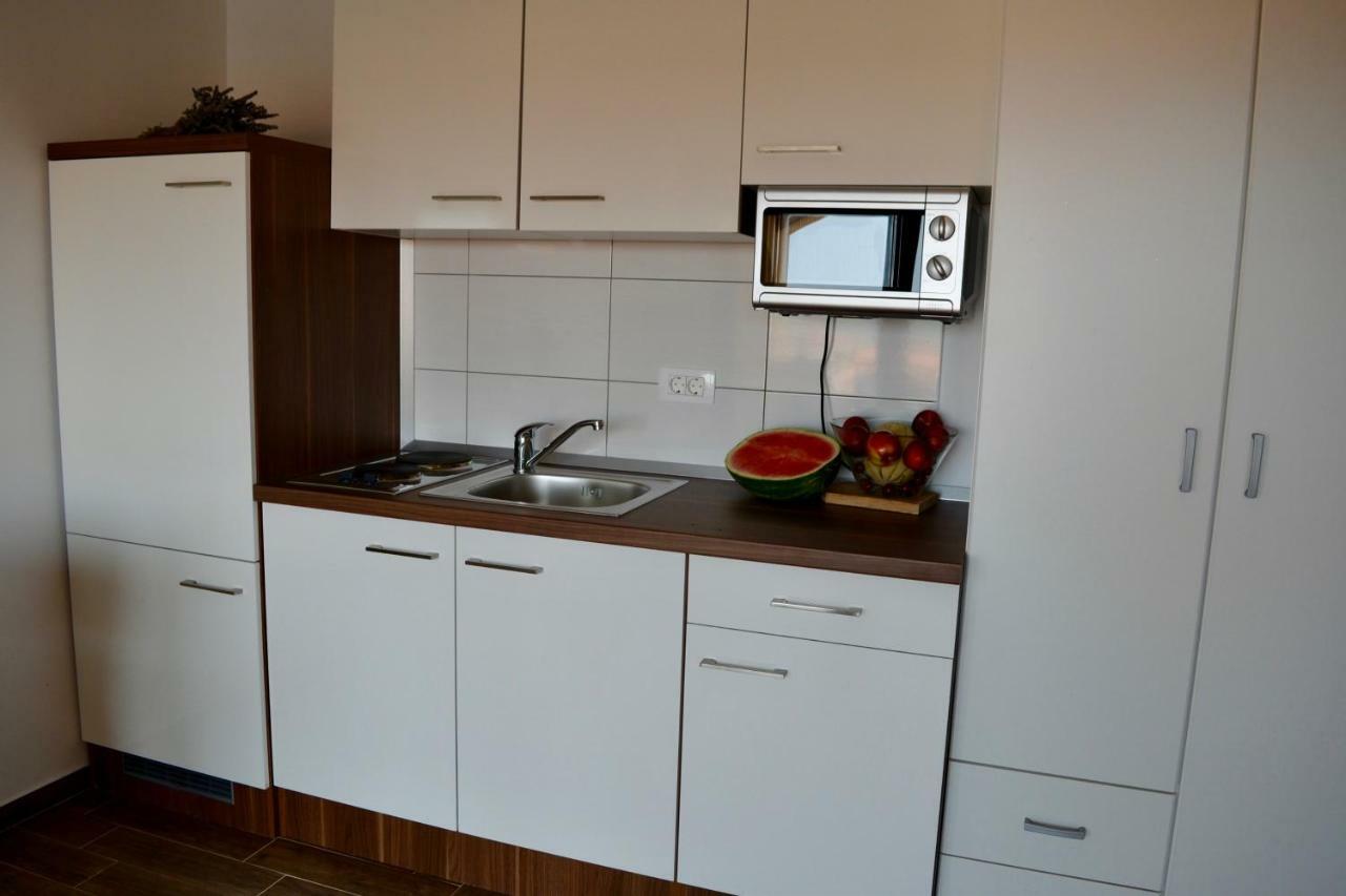 Iva Apartmani 沃迪切 外观 照片