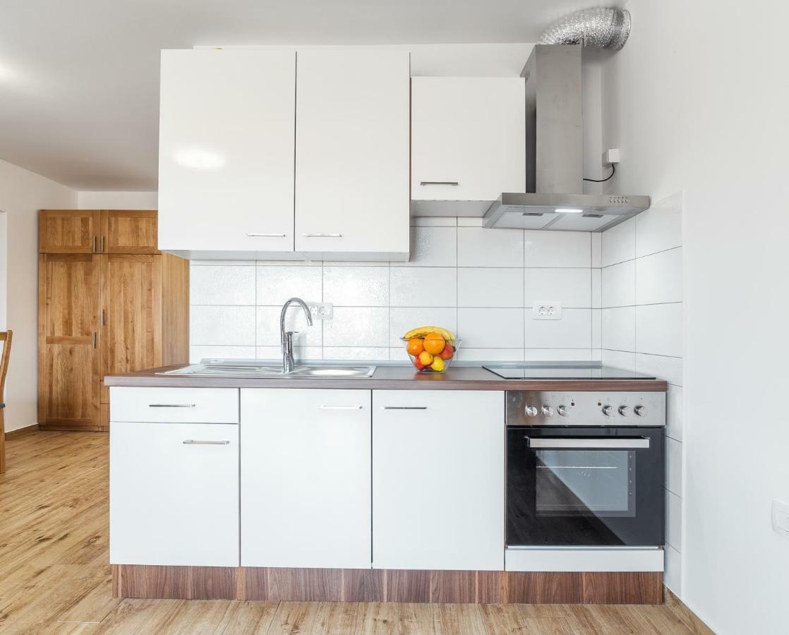 Iva Apartmani 沃迪切 外观 照片